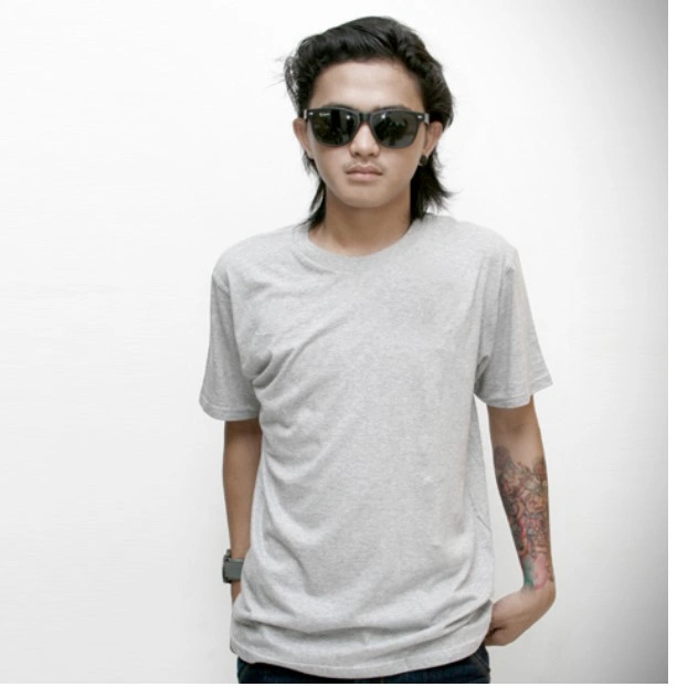 Cari Kaos Polos Lengan Panjang Cotton Combed? Disini Nih Pilihan Terbaiknya.