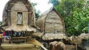 Rumah Adat Suku Sasak Lombok Ada 3 Macam Bangunan. 